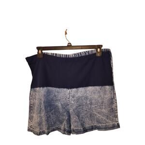 Vintage 1990s Maternity Denim Shorts
Size 14